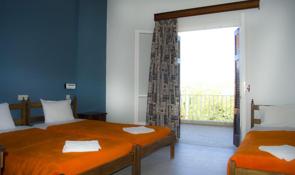 Hotel Alex Метони Екстериор снимка