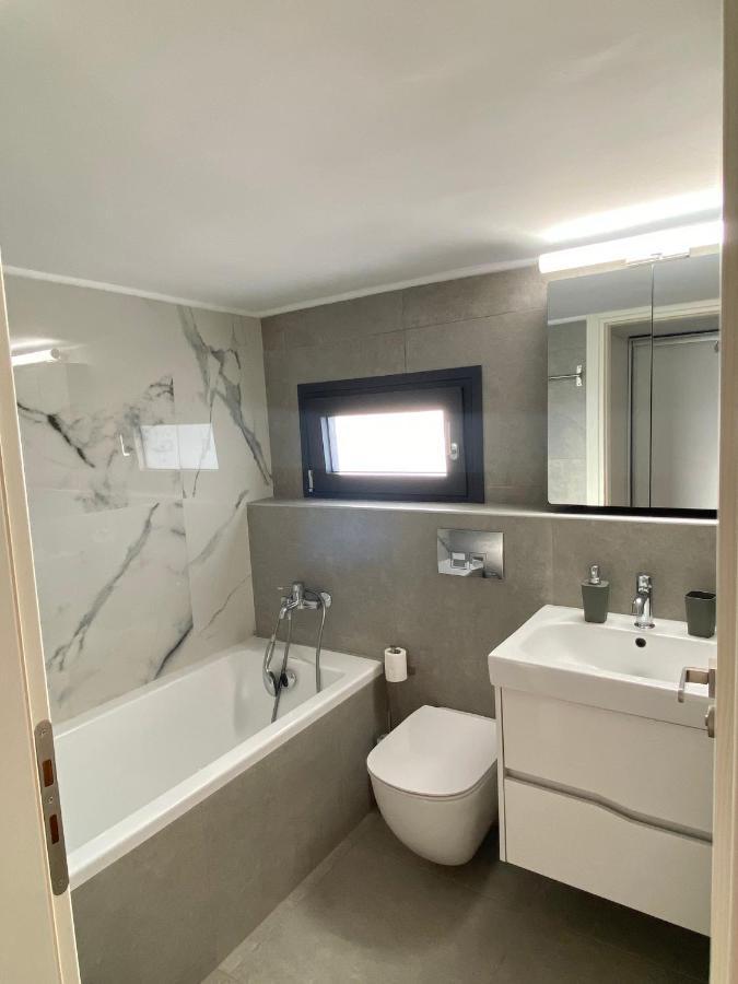 Hotel Alex Метони Екстериор снимка