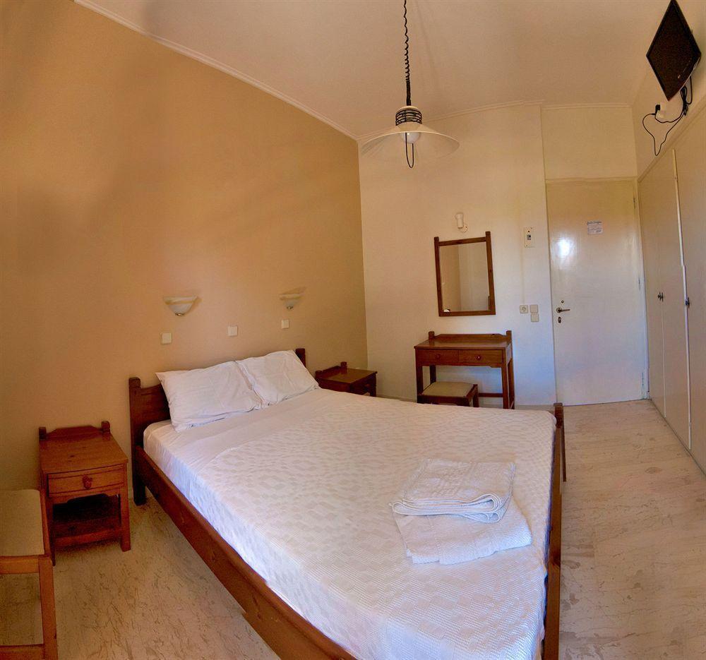 Hotel Alex Метони Екстериор снимка